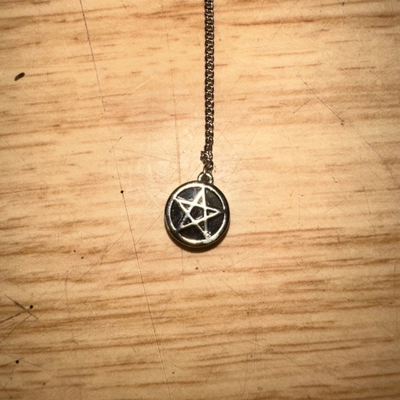 KILLSTAR GOTHIC 2 BLACK ONYX & PENTAGRAM NECKLACE W/ SILVER CHAIN - BRAND NEW! - Picture 10 of 12